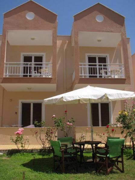 Amarilia Aparthotel Skala Rachoni  Exterior photo