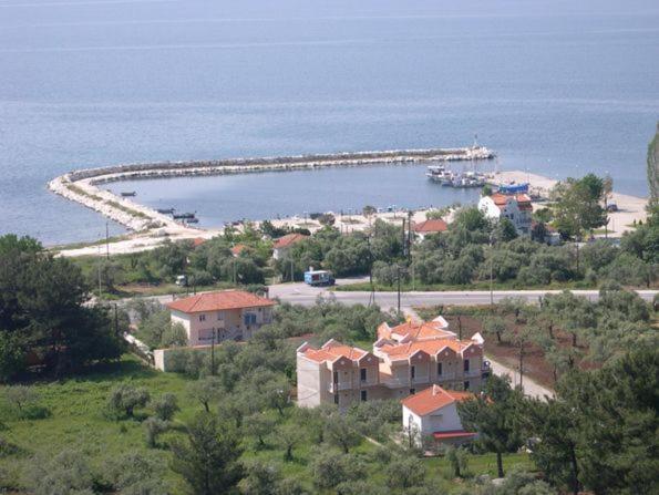 Amarilia Aparthotel Skala Rachoni  Exterior photo