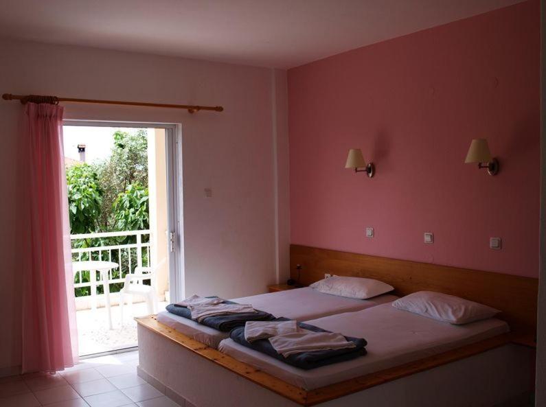 Amarilia Aparthotel Skala Rachoni  Room photo